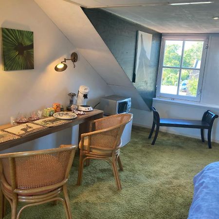 Luc'S Place, Waterbed Grote Kamer Zoeterwoude 外观 照片