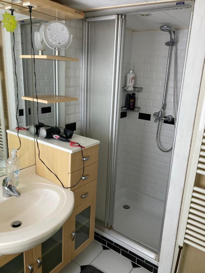 Luc'S Place, Waterbed Grote Kamer Zoeterwoude 外观 照片